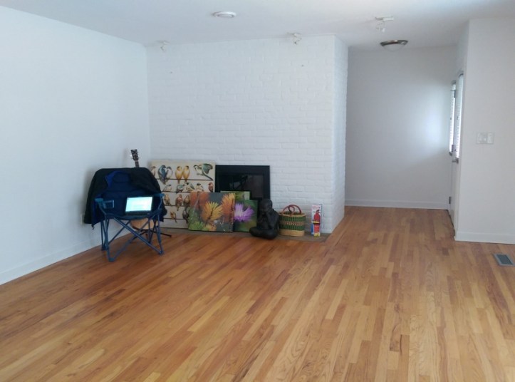 Blog - empty living room at new house (800x594)